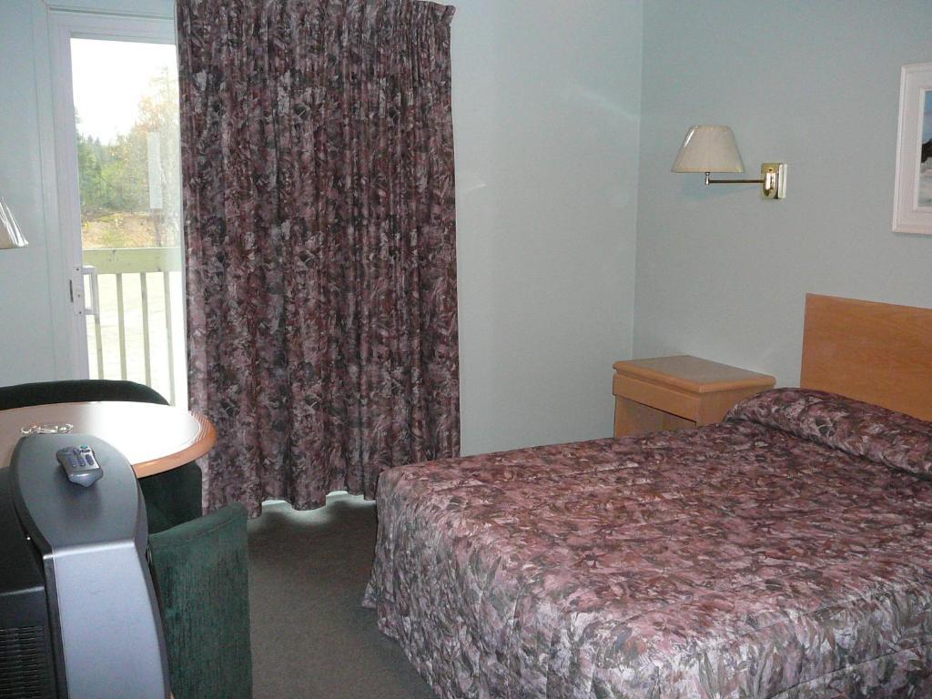 Hotel - Motel Coronet Sacre-Coeur Номер фото
