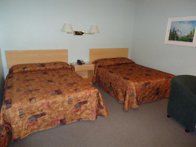 Hotel - Motel Coronet Sacre-Coeur Номер фото